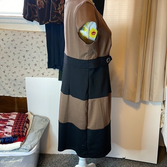 Liz Claiborne ~ Two Color Office Business Dress - Picture 4 of 10